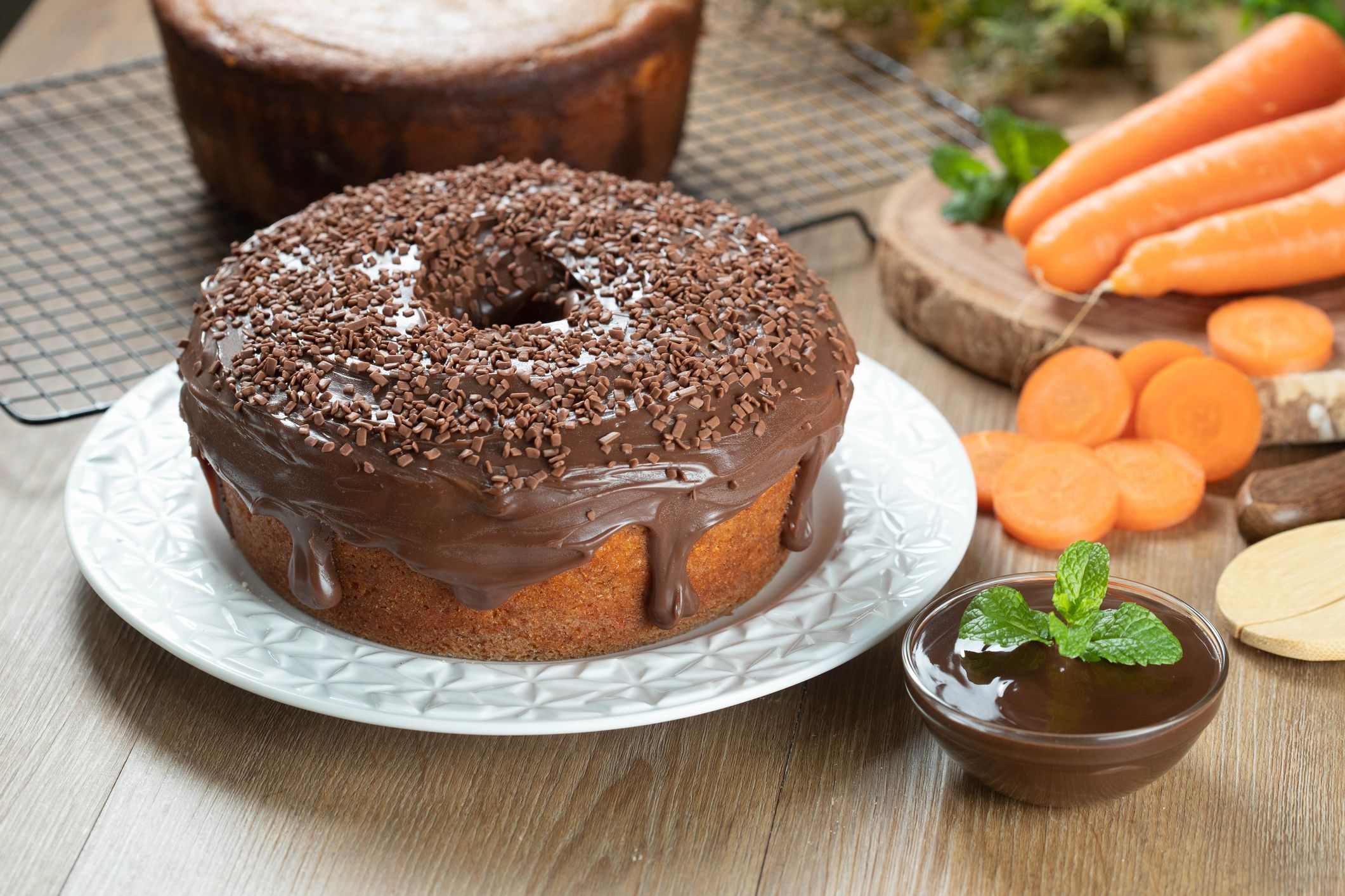 Como fazer um bolo de aniversário bem simples e fofinho